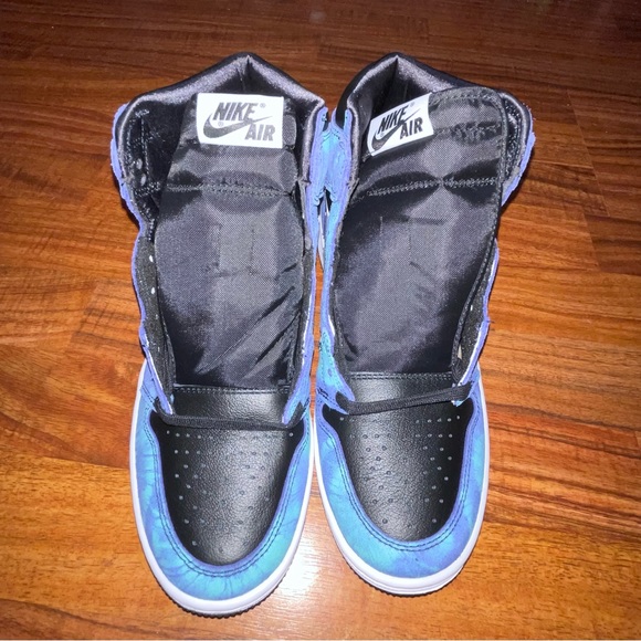 WMNS Air Jordan 1 Retro High OG ‘Tie-Dye’ - Picture 3 of 10